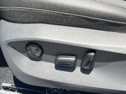 New 2026 Volkswagen Taos SE FWD image 14