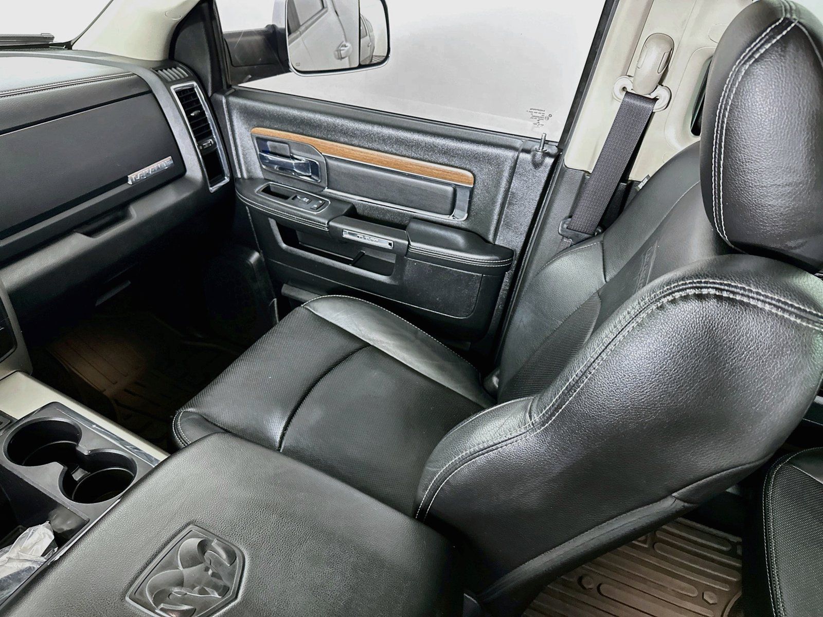 Used 2015 RAM 1500 Laramie w/ Convenience Group AWD/4WD image 26