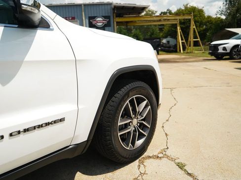 Used 2018 Jeep Grand Cherokee Limited w/ Trailer Tow Group IV AWD/4WD image 18