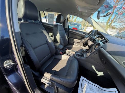 Used 2015 Volkswagen Golf TDI S image 12