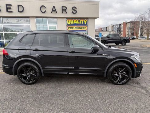 Used 2023 Volkswagen Tiguan SE R-Line image 2