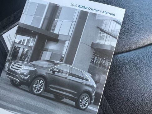 Used 2016 Ford Edge Titanium w/ Technology Package image 25