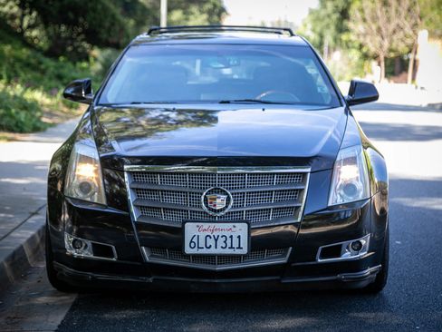 Used 2010 Cadillac CTS Premium image 2