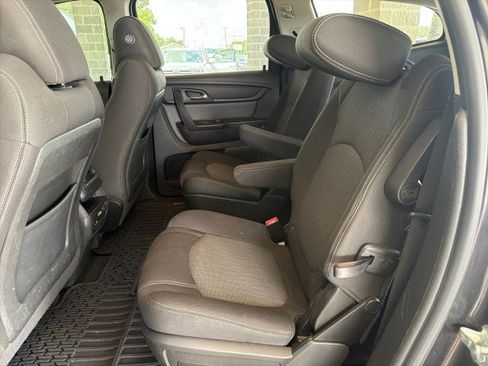 Used 2017 Chevrolet Traverse LT w/ Traveler's Package FWD image 26