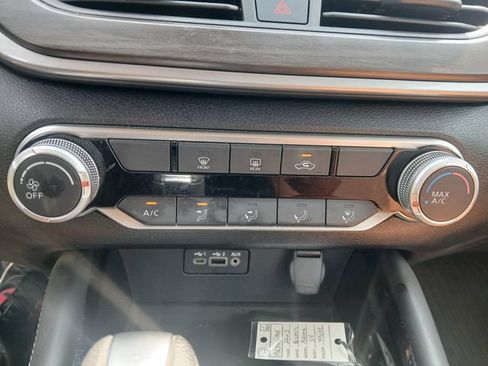 Used 2023 Nissan Altima 2.5 SV FWD image 24
