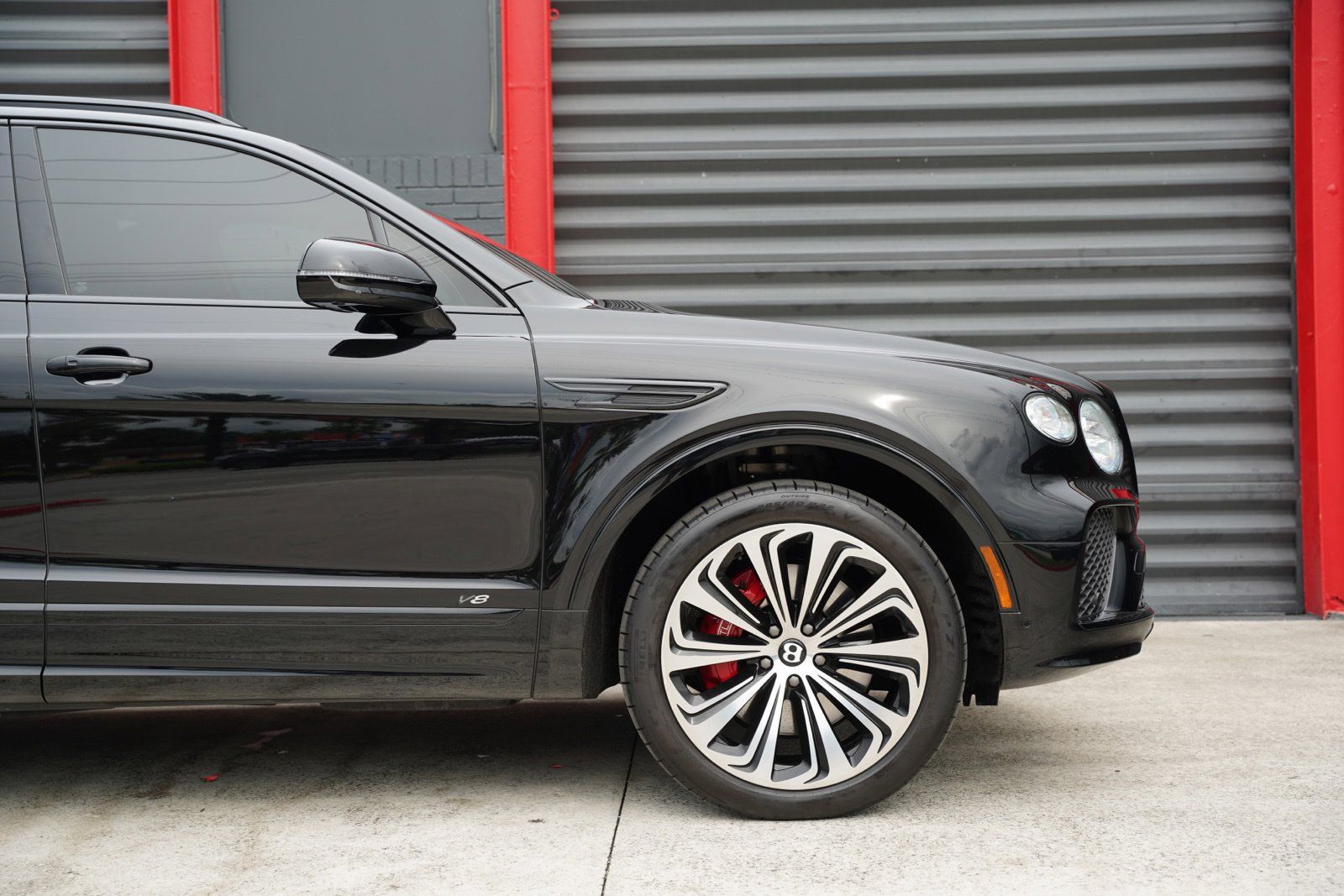 Used 2021 Bentley Bentayga AWD/4WD image 14