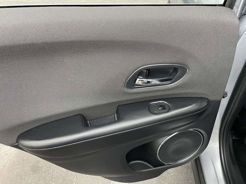 Used 2019 Honda HR-V EX image 18