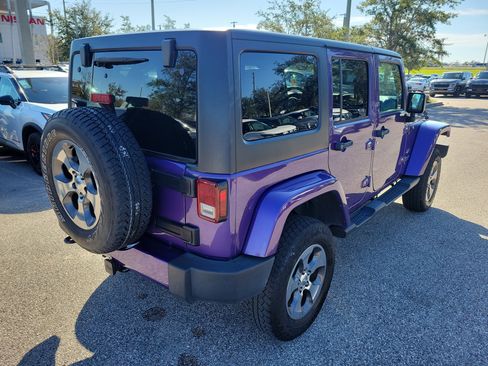 Used 2017 Jeep Wrangler Unlimited Sahara w/ Connectivity Group image 6