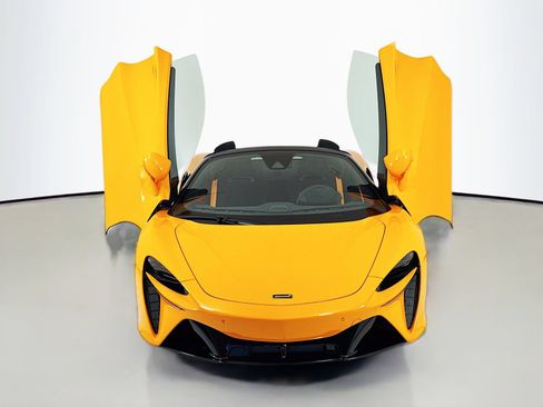 New 2026 McLaren Artura Spider RWD image 2