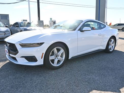 New 2026 Ford Mustang Coupe image 5