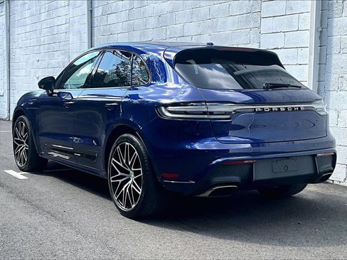 Certified 2023 Porsche Macan AWD/4WD image 3