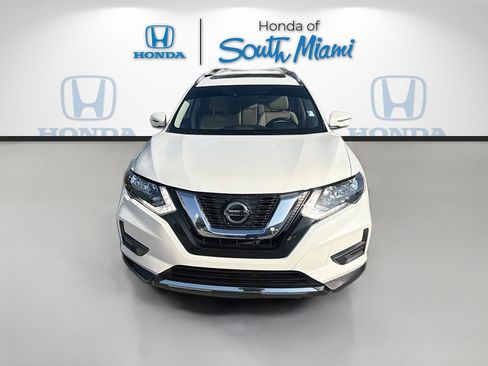 Used 2019 Nissan Rogue SV w/ Sun & Sound Touring Package FWD image 2