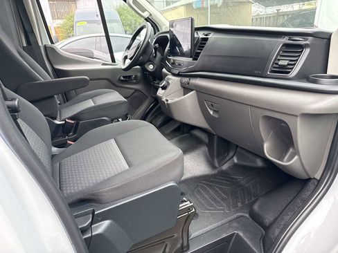 Used 2023 Ford E-Transit Medium Roof image 3