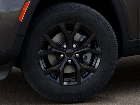 New 2026 Jeep Grand Cherokee Altitude image 8