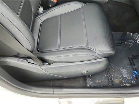 Used 2025 Mercedes-Benz GLC 300 image 19