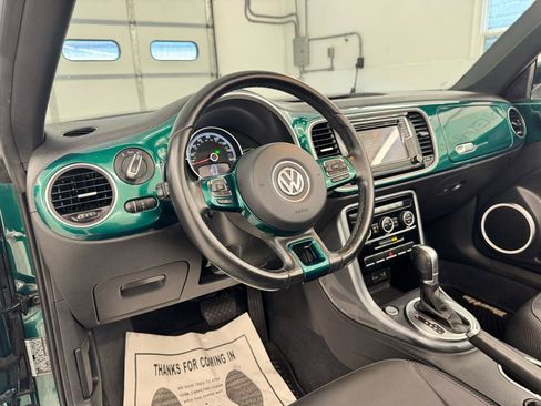 Used 2018 Volkswagen Beetle 2.0T SE FWD image 18