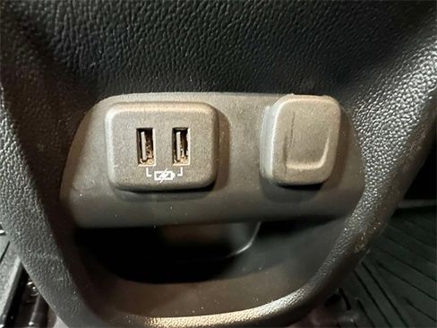 Used 2020 Chevrolet Colorado ZR2 image 11