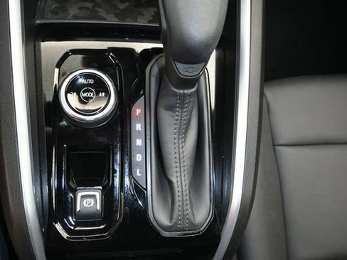 Used 2024 Chevrolet Colorado Trail Boss w/ Advanced Trailering Package AWD/4WD image 18