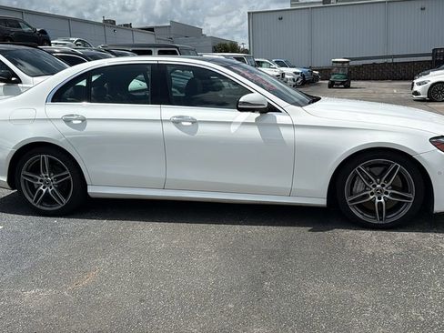 Used 2019 Mercedes-Benz E 300 image 2