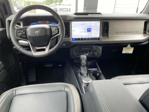 New 2025 Ford Bronco Outer Banks image 5