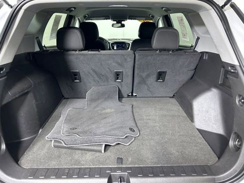 Used 2023 GMC Terrain SLE image 27