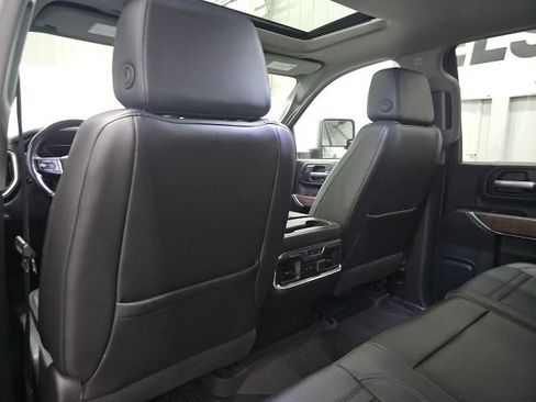 Used 2021 GMC Sierra 3500 Denali w/ Denali Ultimate Package image 17