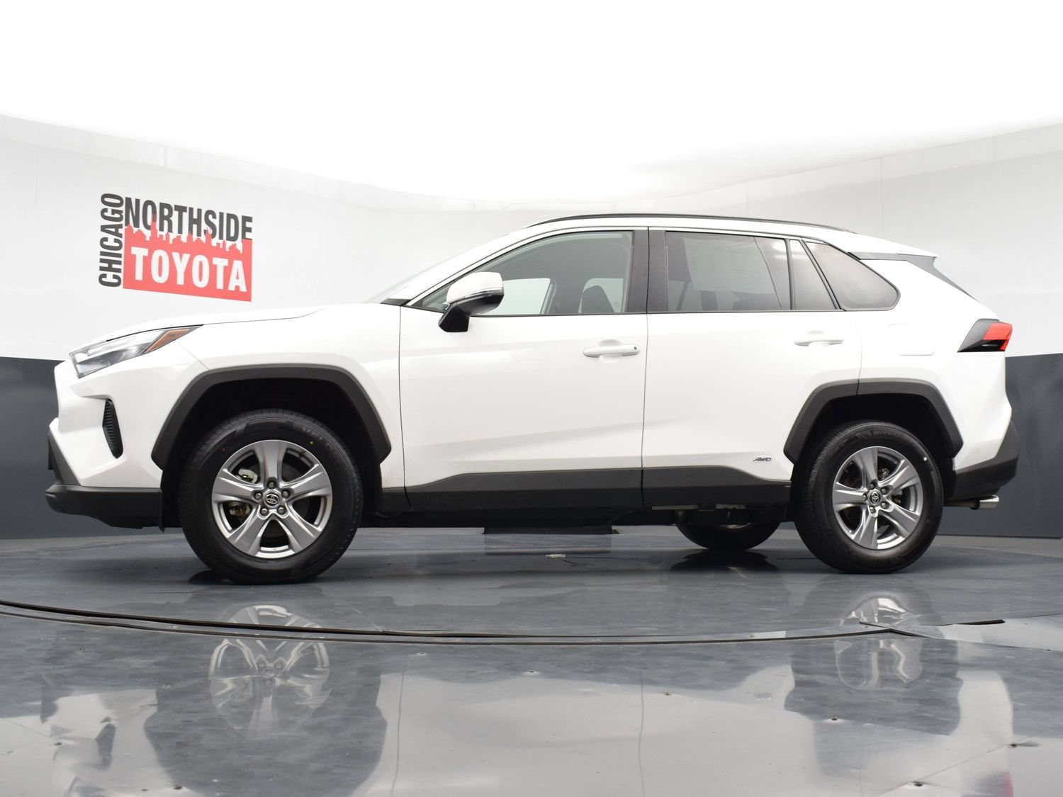 Used 2025 Toyota RAV4 XLE AWD/4WD image 24