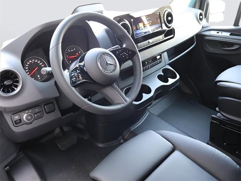 New 2025 Mercedes-Benz Sprinter 2500 image 21