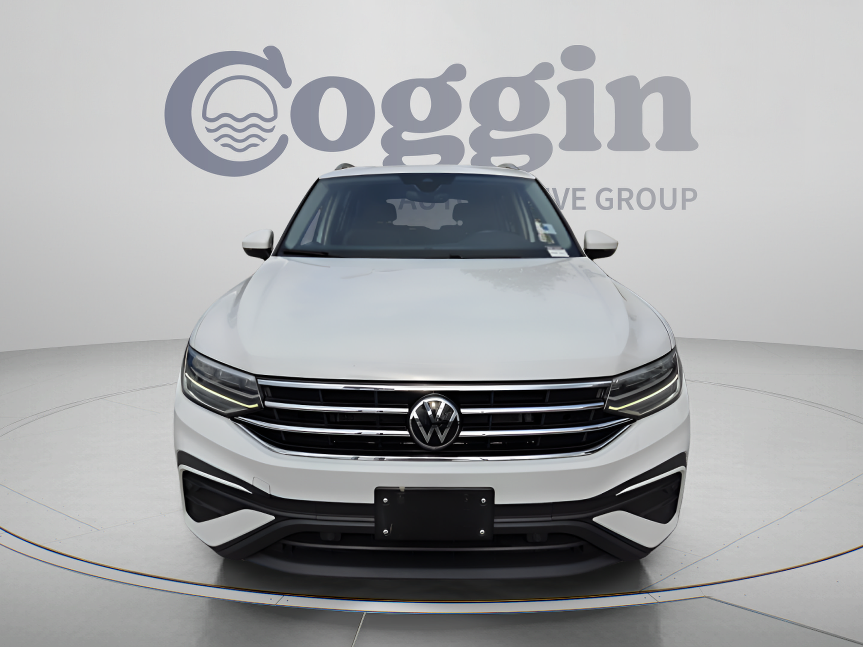 Used 2024 Volkswagen Tiguan SE AWD/4WD image 8
