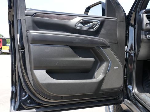Used 2024 Chevrolet Tahoe LT AWD/4WD image 17
