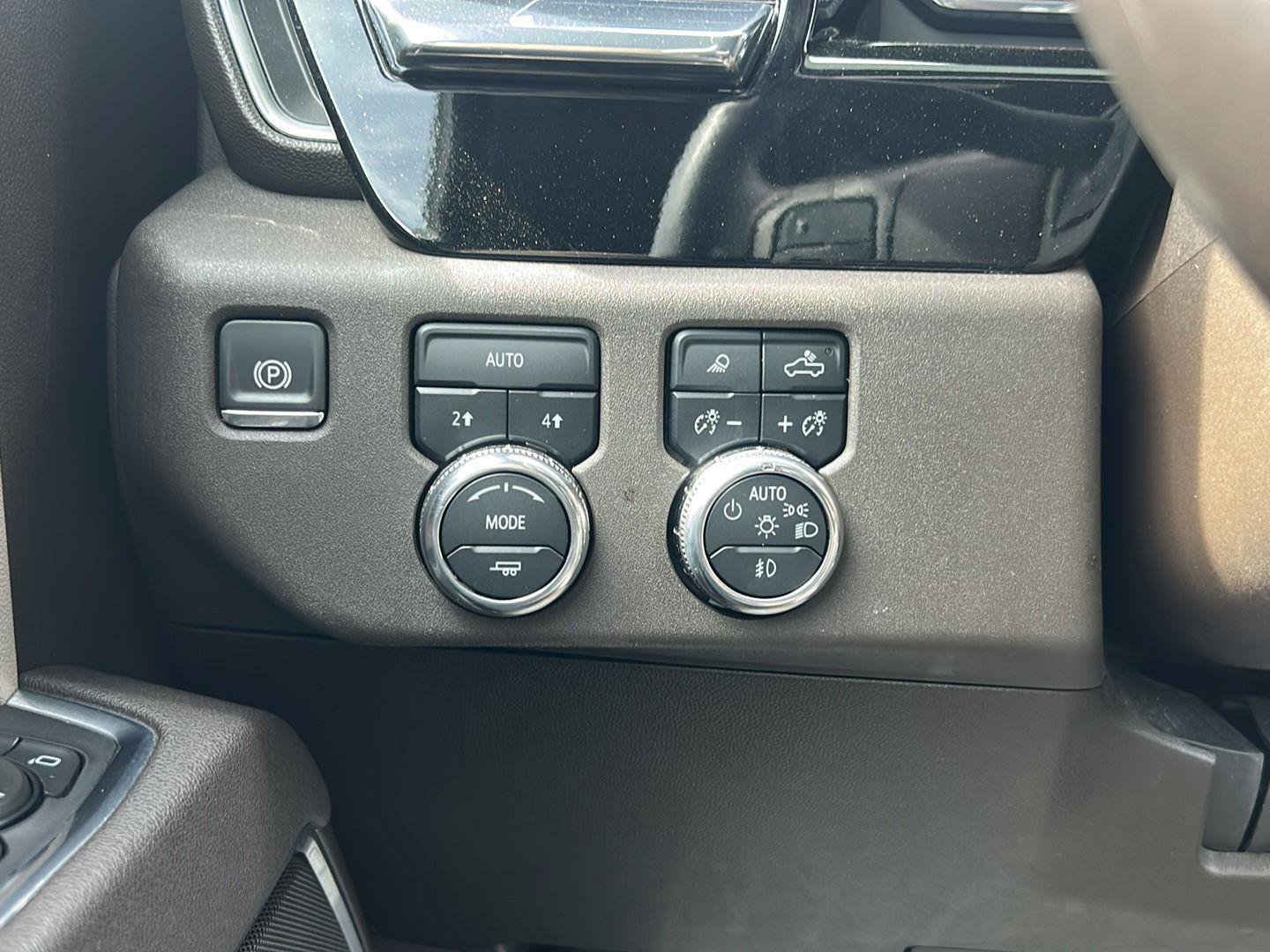 Certified 2025 GMC Sierra 1500 SLT AWD/4WD image 35