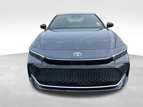 Certified 2025 Toyota Crown XLE image 8