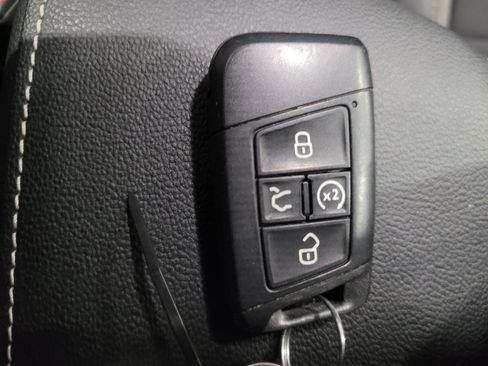 Used 2022 Volkswagen Taos SE AWD/4WD image 32
