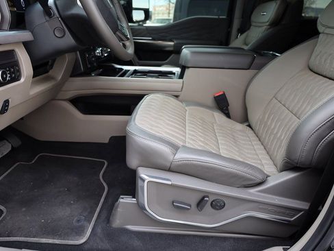 Used 2025 Ford F350 Platinum w/ Platinum Plus Package AWD/4WD image 13