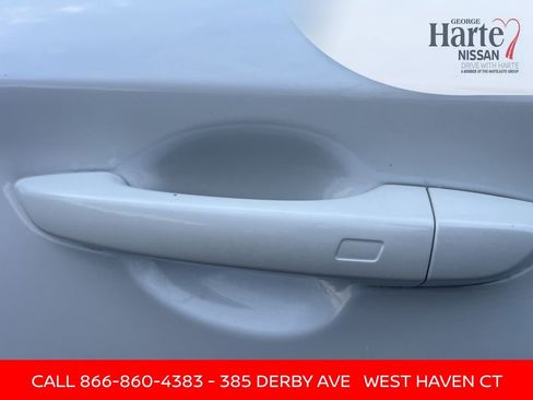 Used 2023 Genesis G70 2.0T image 27