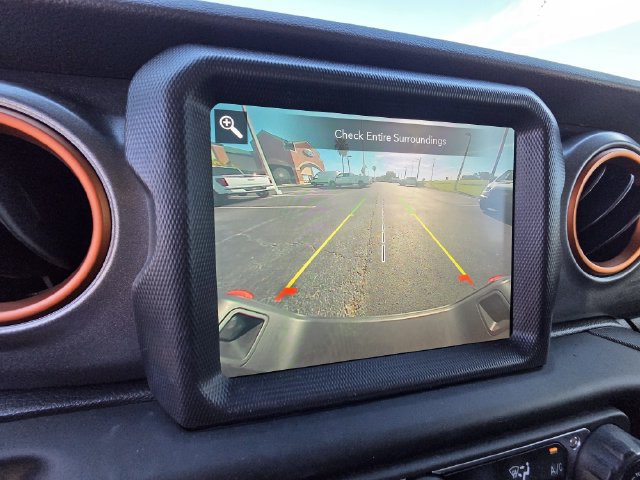 Used 2021 Jeep Gladiator Mojave w/ Dual Top Group AWD/4WD image 15