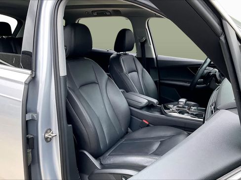 Used 2018 Audi Q7 3.0T Prestige w/ Prestige Package AWD/4WD image 9