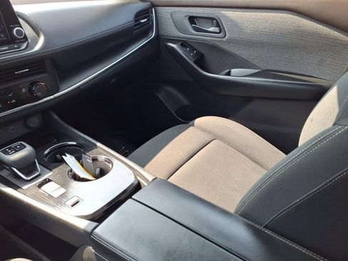 Used 2023 Nissan Rogue S image 12