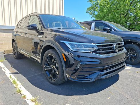 Used 2023 Volkswagen Tiguan SE R-Line AWD/4WD image 1