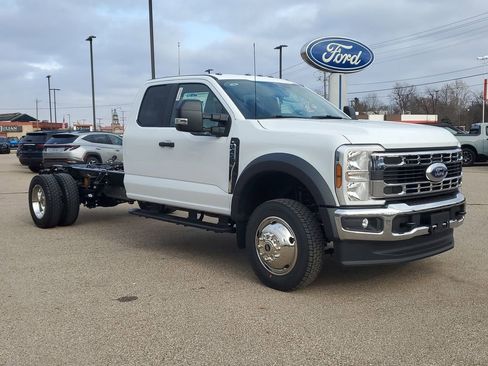 New 2026 Ford F450 XL w/ XL Chrome Package image 2