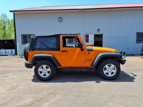 Used 2012 Jeep Wrangler Sport AWD/4WD image 7