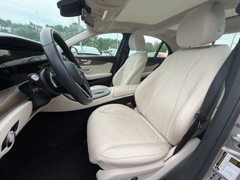 Used 2022 Mercedes-Benz E 350 4MATIC Sedan image 11