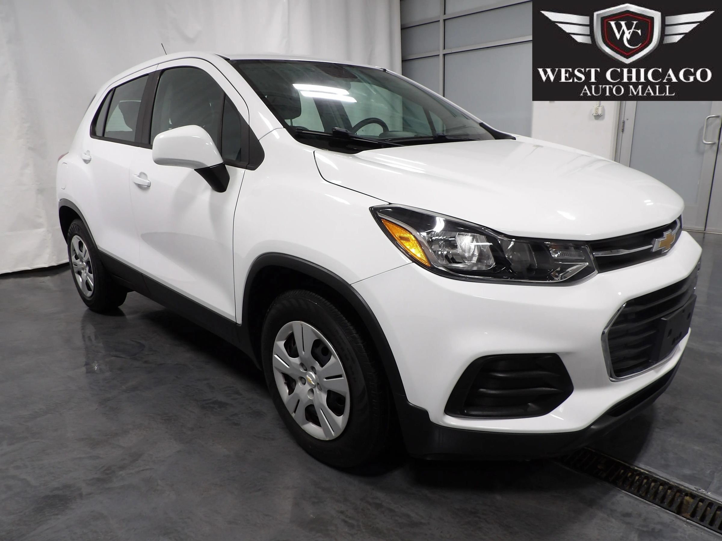 Used 2018 Chevrolet Trax LS FWD image 1