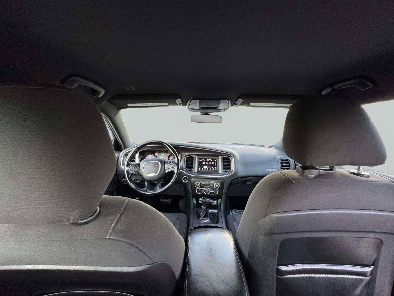 Used 2018 Dodge Charger SXT w/ Blacktop Package RWD image 39