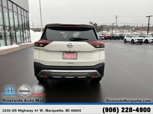 Used 2021 Nissan Rogue Platinum image 7