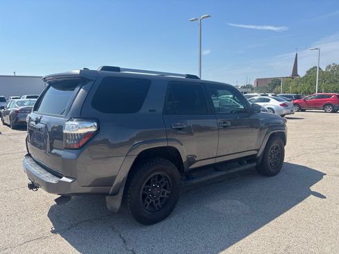 Used 2022 Toyota 4Runner SR5 Premium w/ Moonroof Package RWD image 4