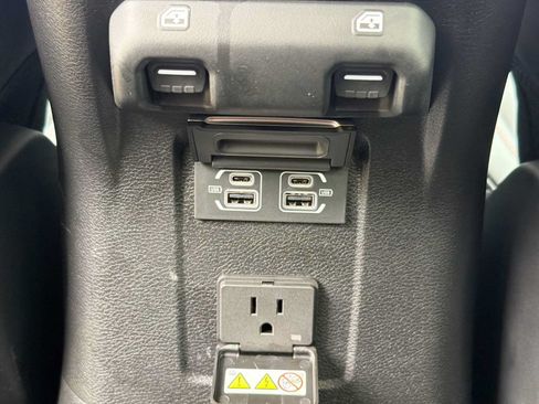 Used 2026 Jeep Wrangler Unlimited Rubicon AWD/4WD image 31