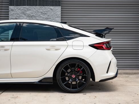 Used 2025 Honda Civic Type R image 19