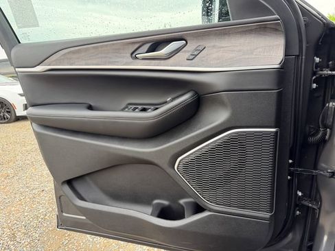 New 2026 Jeep Grand Cherokee Limited AWD/4WD image 13