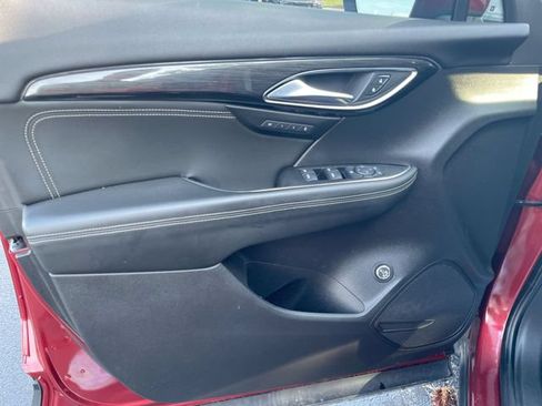 Used 2023 Buick Envision Essence AWD/4WD image 9